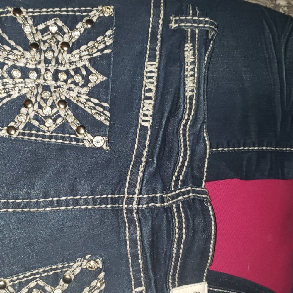 Jean's - Picture 2 of 6
